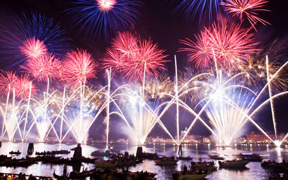 Fuochi d'artificio per la festa del Redentore a Venezia.